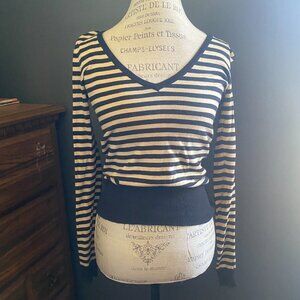 H&M Black and Tan v-neck knit sweater